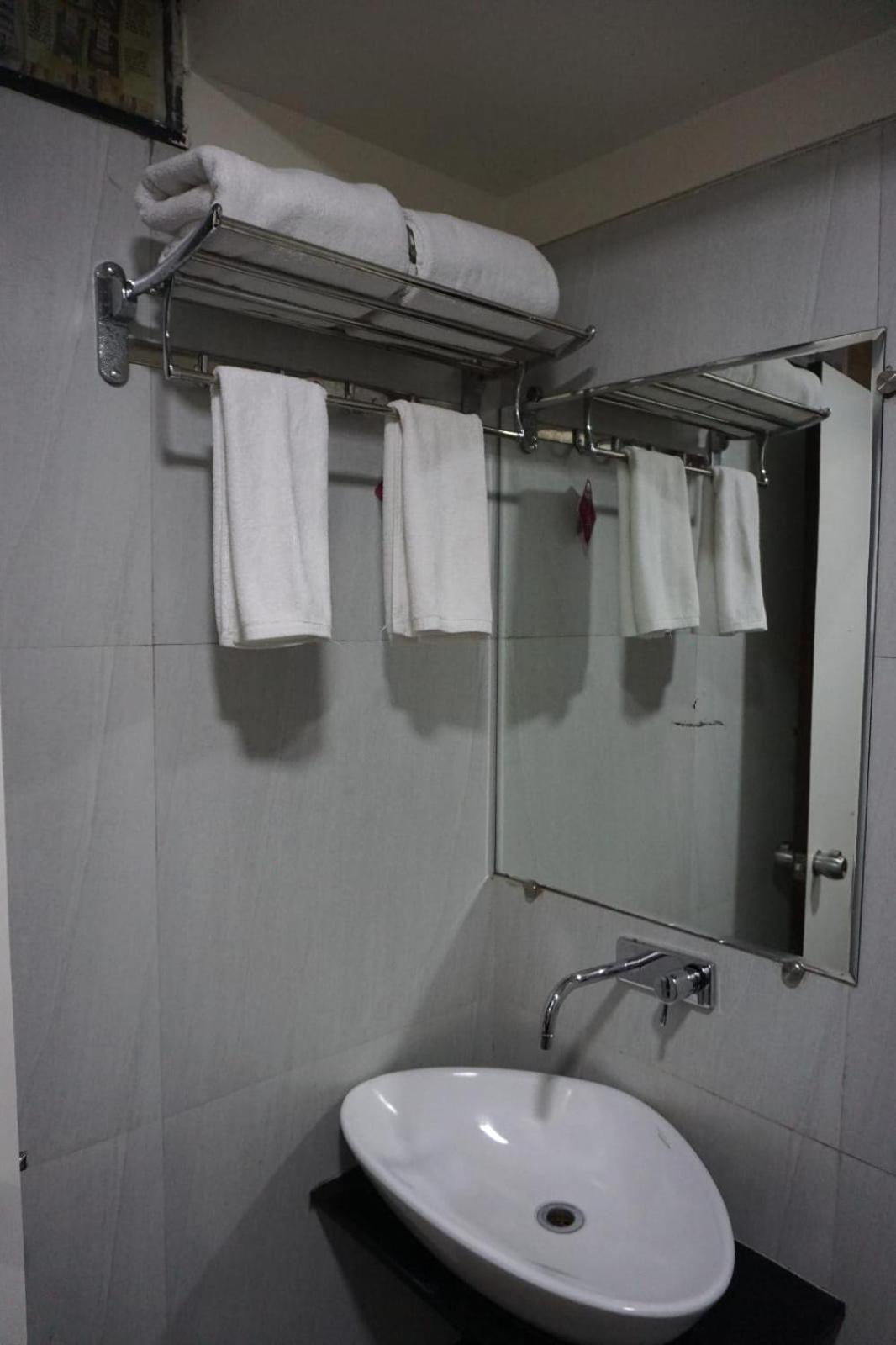 Hotel Yash Executive Aurangabad  Ngoại thất bức ảnh